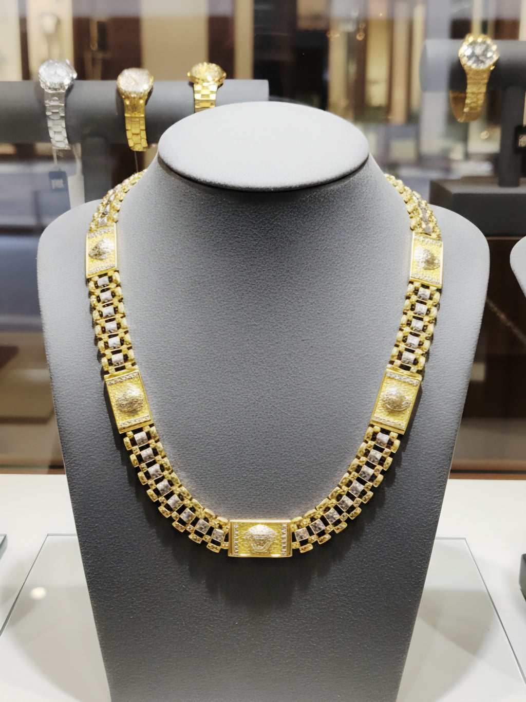 Girocollo maglia jubilee medusa oro 18kt