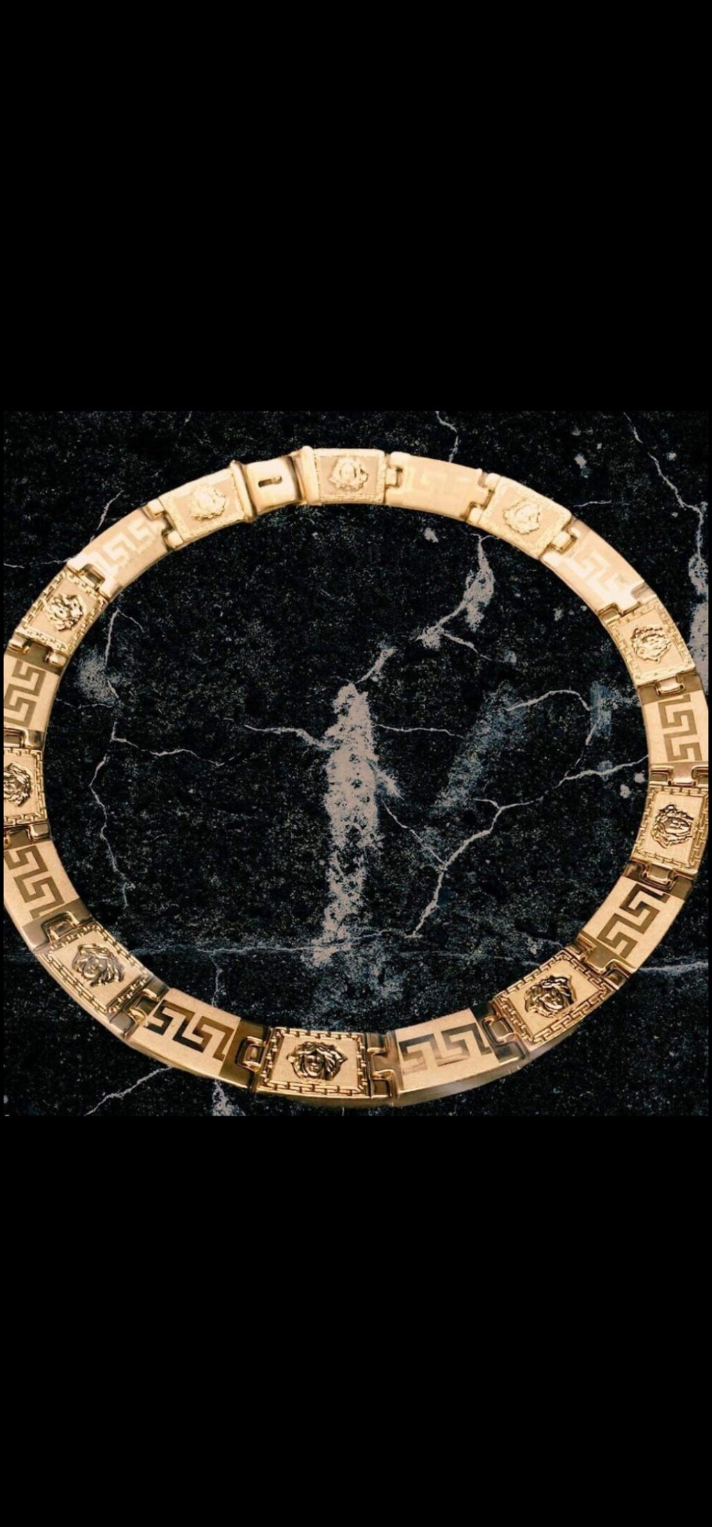 Girocollo medusa rigido oro 18kt
