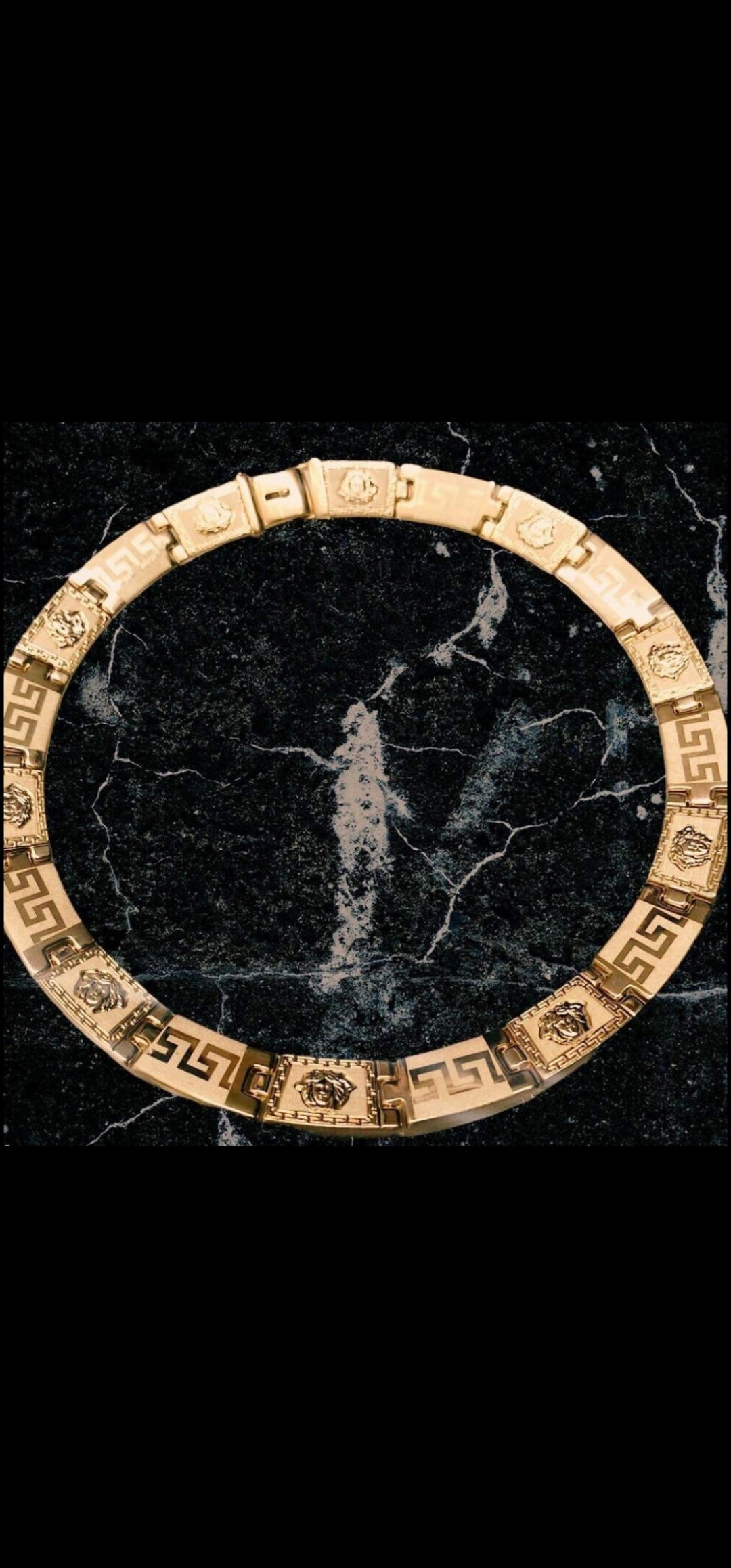 Girocollo medusa rigido oro 18kt