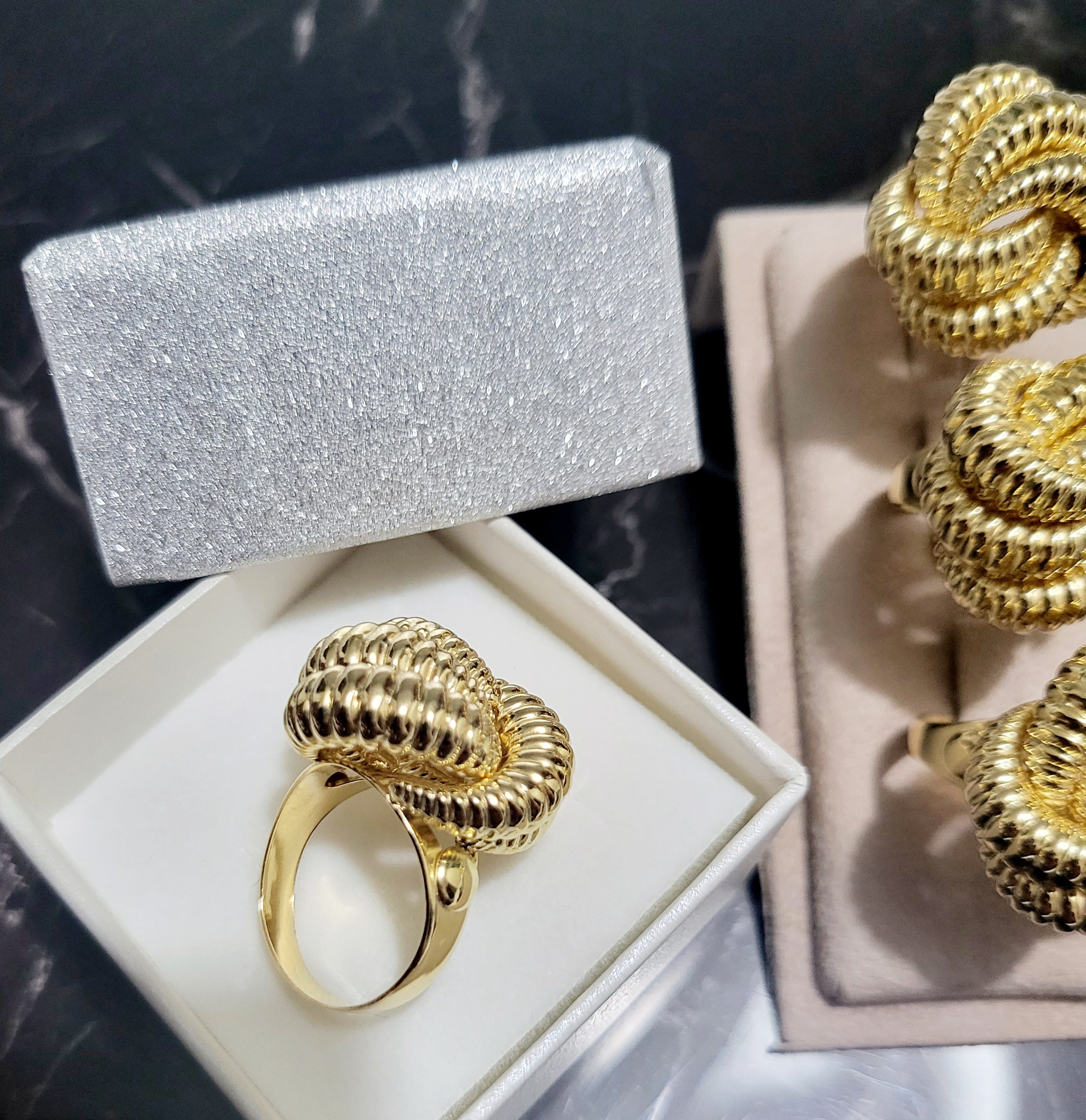Anello donna banane oro 18kt