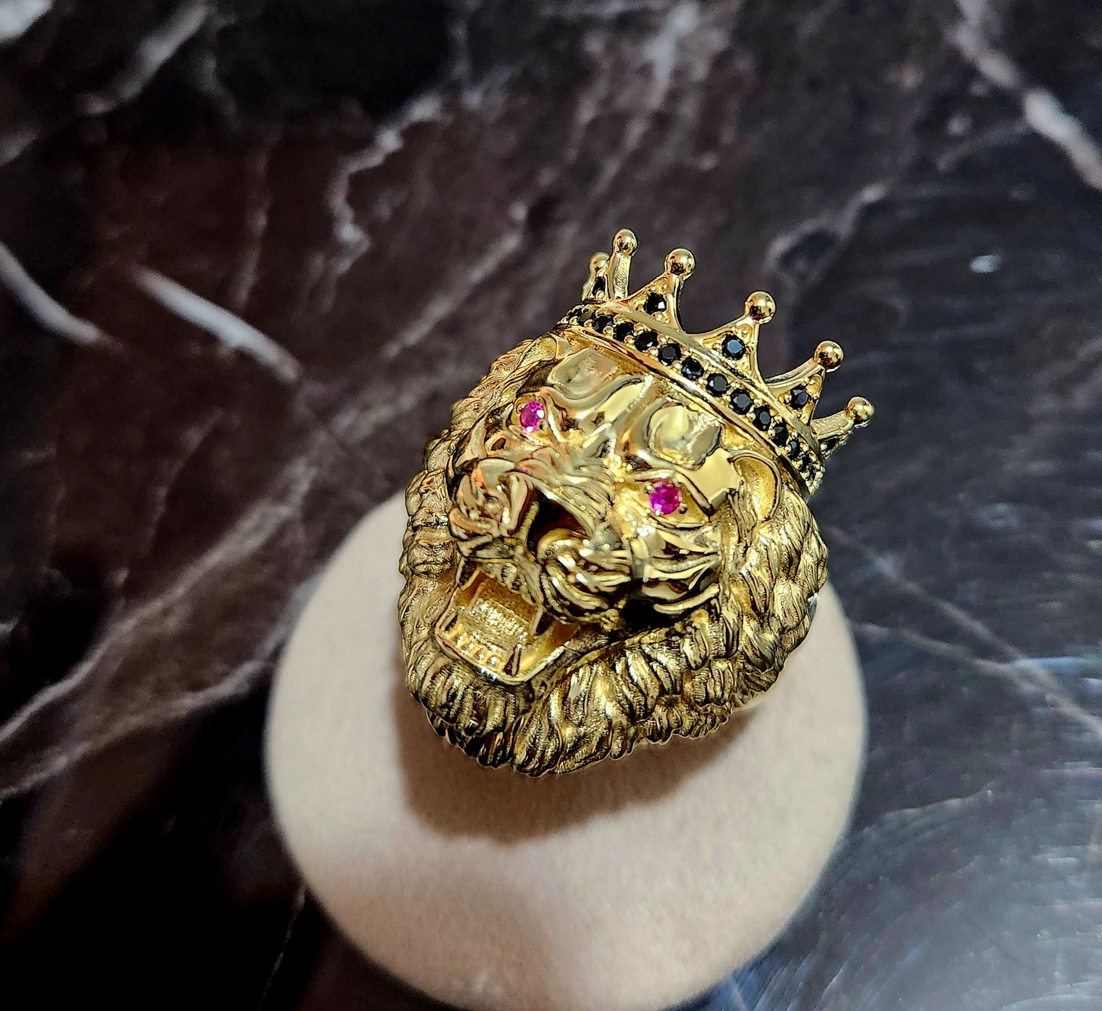 Anello Leone corona oro 18kt