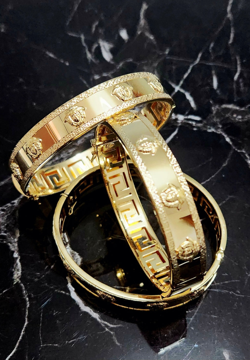 Bracciale donna rigido medusa oro 18kt