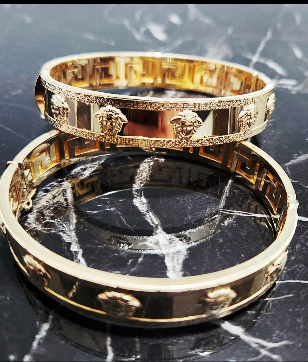 Bracciale donna rigido medusa oro 18kt
