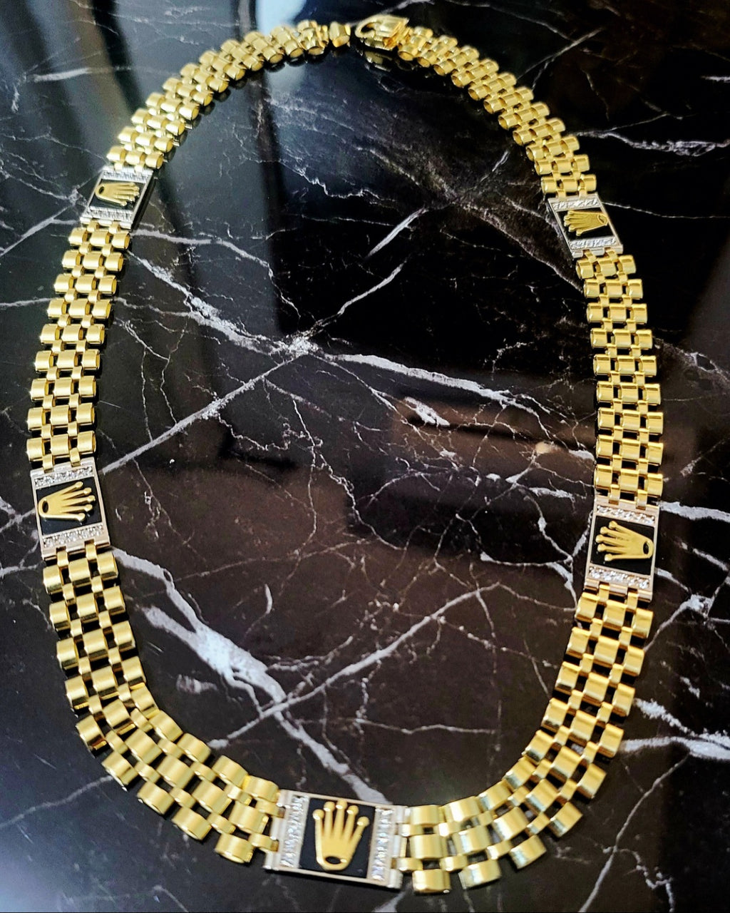 Girocollo corona modello Black oro 18kt