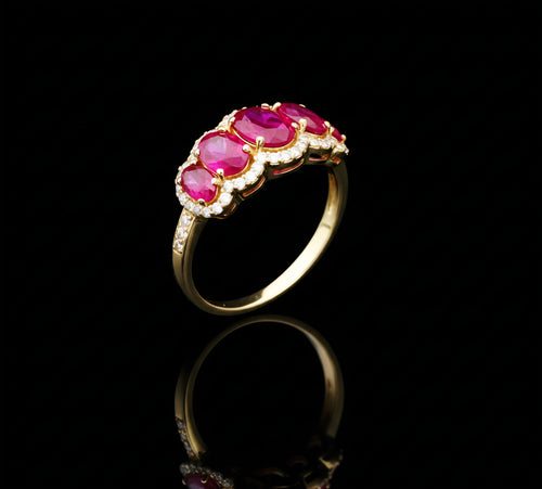 Anello con pietre ovali a scalare oro 18kt